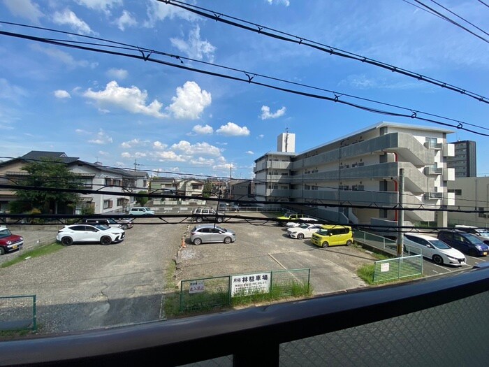 物件内観写真18　(室内からの展望)