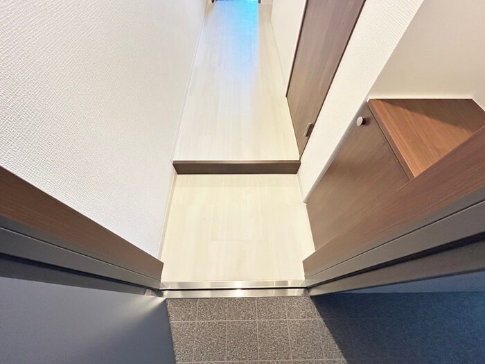 物件内観写真7　(玄関)