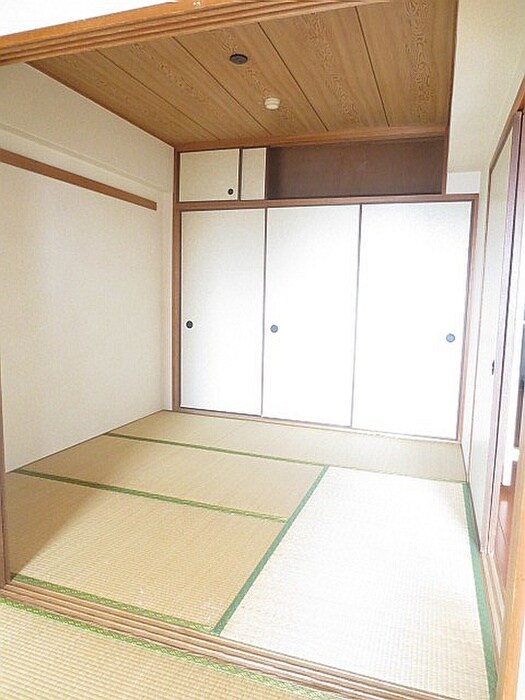 物件内観写真8　(居室)