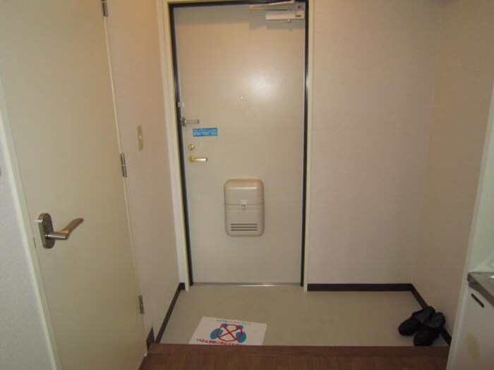 物件内観写真14　(玄関)