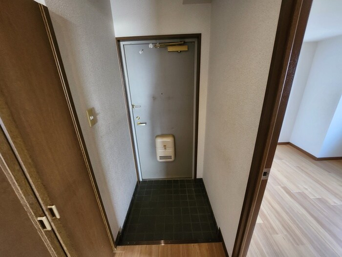 物件内観写真14　(玄関)