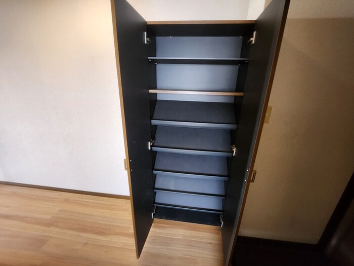 物件内観写真15　(靴箱)