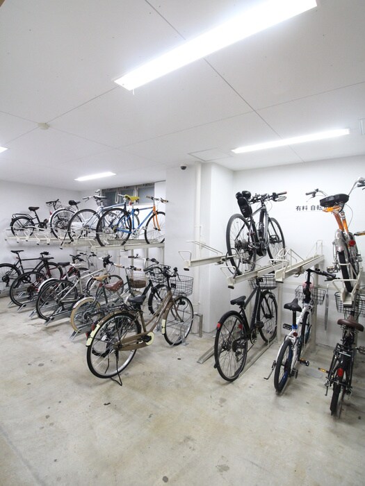 物件外観写真3　(駐輪場)