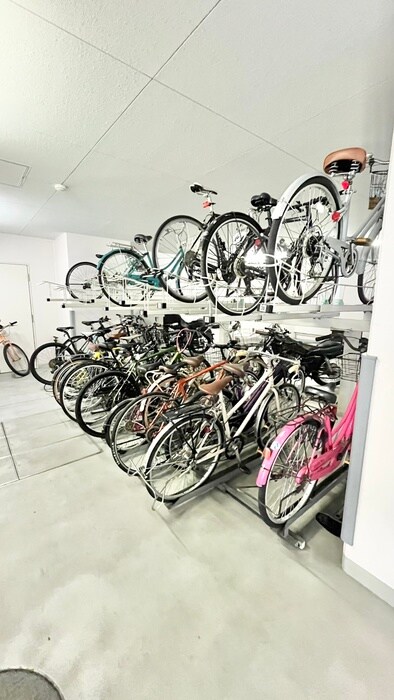 物件外観写真5　(駐輪場)