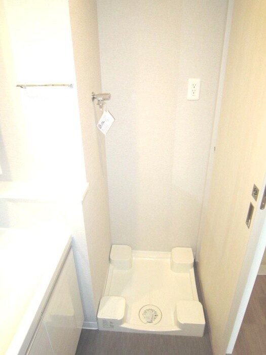 物件内観写真10　(洗濯機置場)