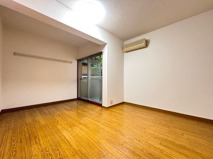 物件内観写真6　(居室)