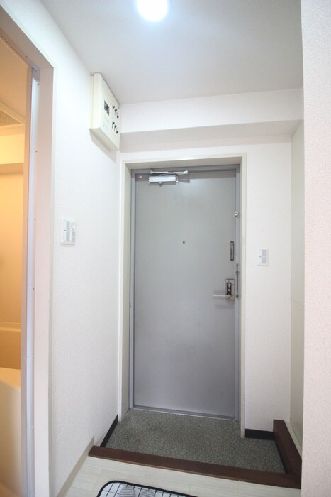 物件内観写真15　(玄関)