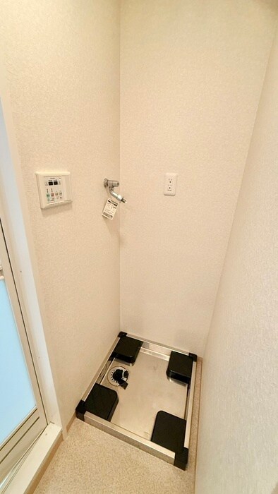 物件内観写真14　(洗濯機置場)