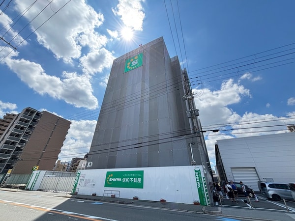 建築中