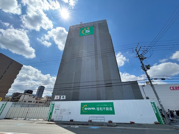建築中