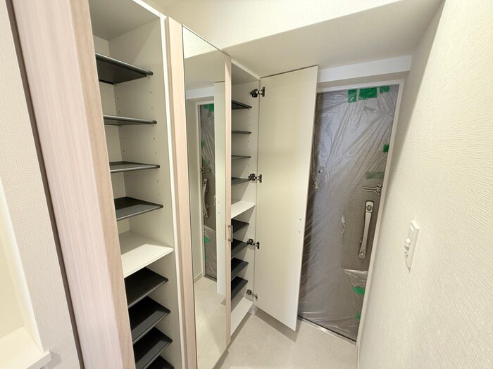 物件内観写真15　(靴箱)