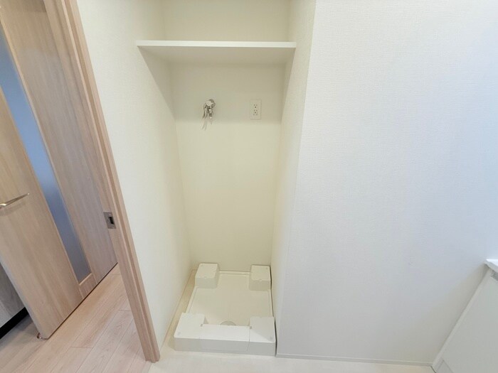 物件内観写真18　(洗濯機置場)