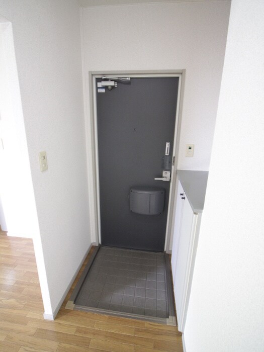物件内観写真12　(玄関)