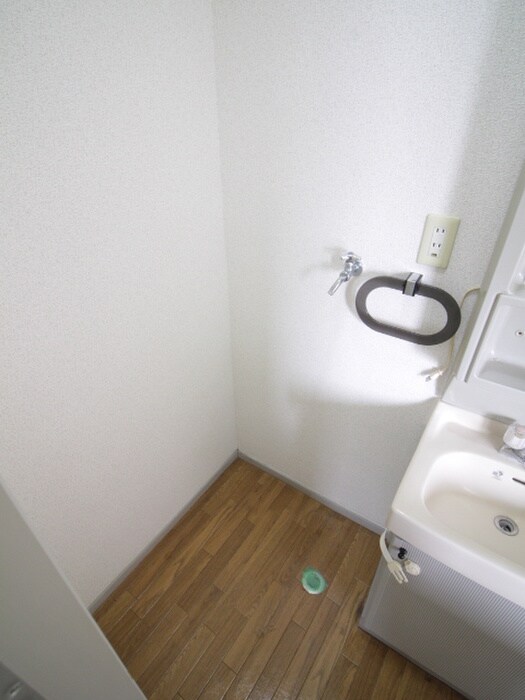 物件内観写真18　(洗濯機置場)