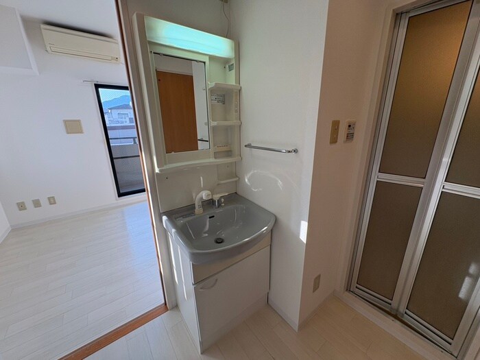 物件内観写真13　(洗面)