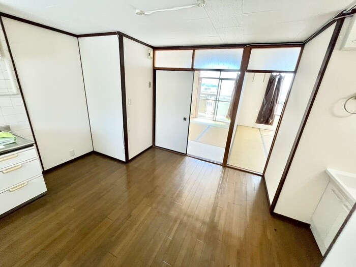 物件内観写真7　(居室)