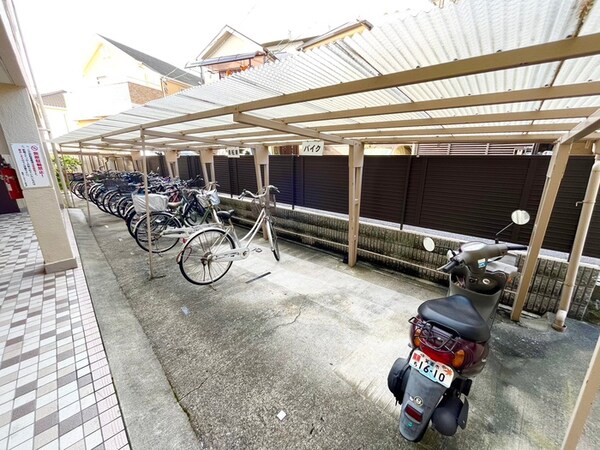 駐輪場