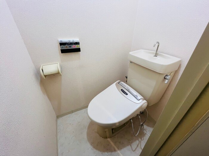 物件内観写真12　(トイレ)