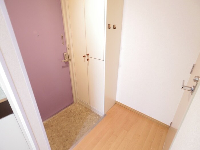 物件内観写真16　(玄関)