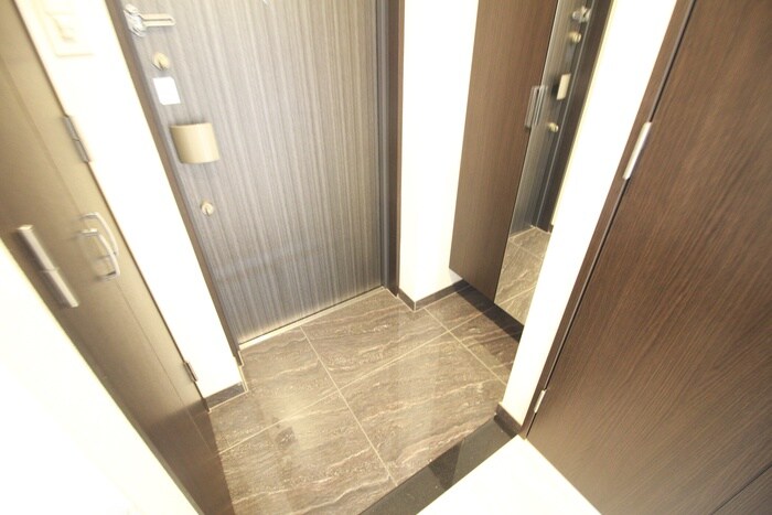 物件内観写真2　(玄関)