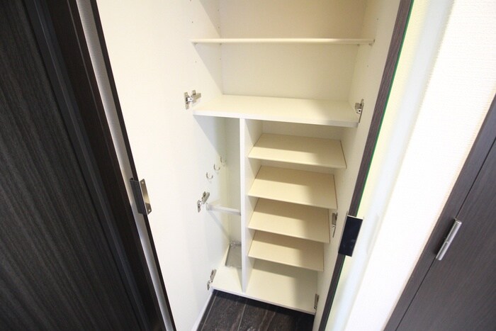 物件内観写真3　(靴箱)