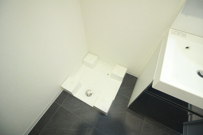 物件内観写真8　(洗濯機置場)