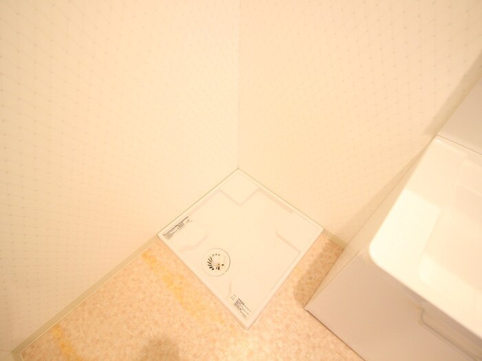 物件内観写真18　(洗濯機置場)