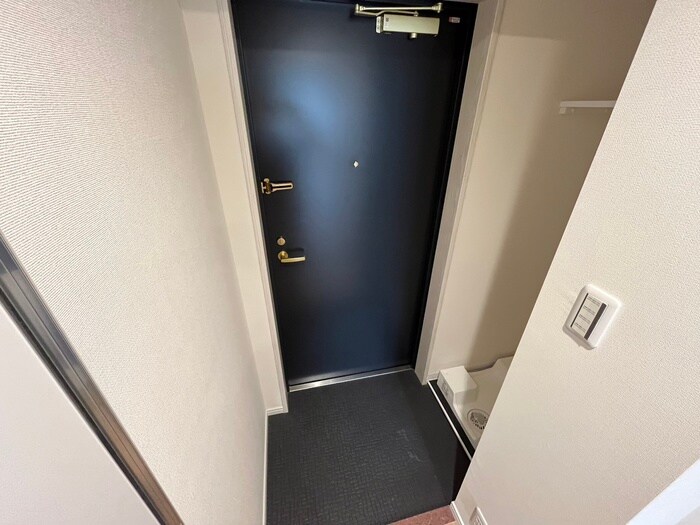 物件内観写真14　(玄関)