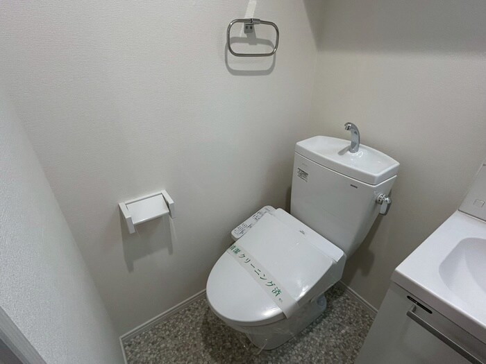 物件内観写真14　(トイレ)