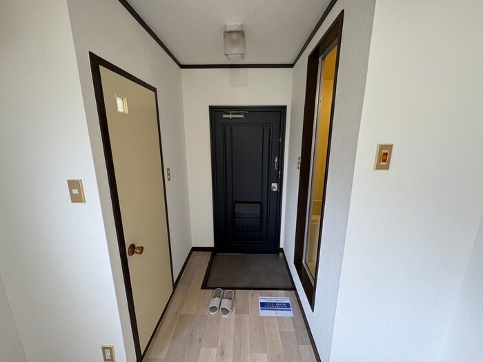 物件内観写真21　(玄関)