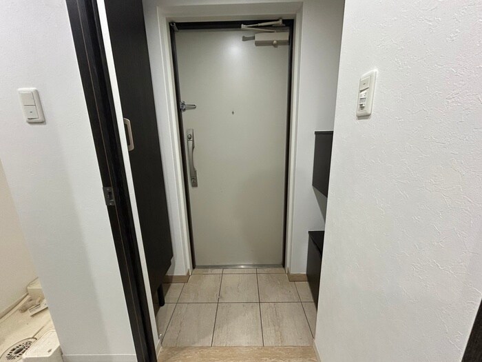 物件内観写真16　(玄関)