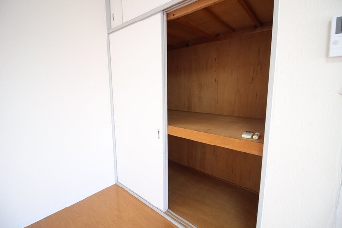 物件内観写真18　(収納)
