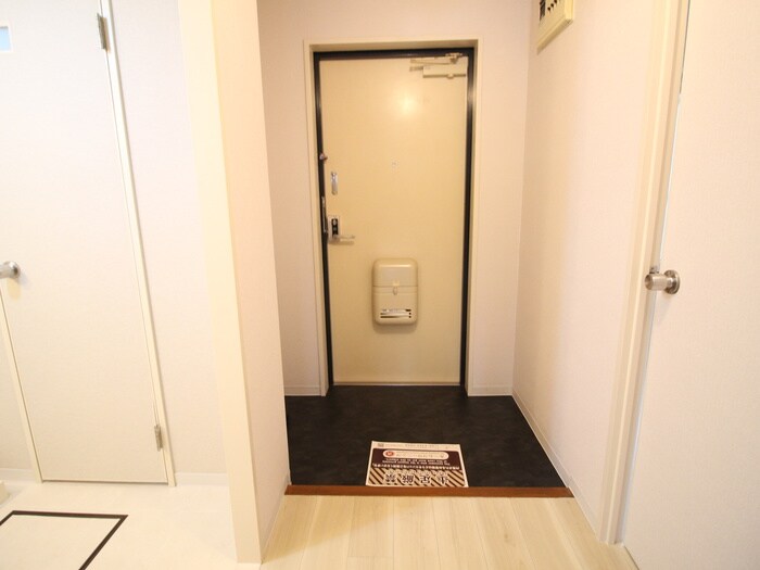 物件内観写真15　(玄関)
