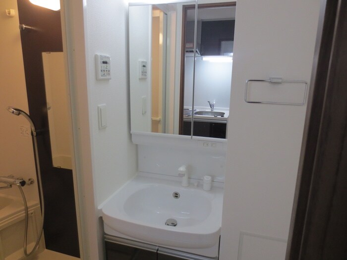 物件内観写真8　(洗面)