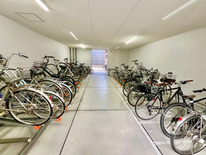 物件外観写真3　(駐輪場)