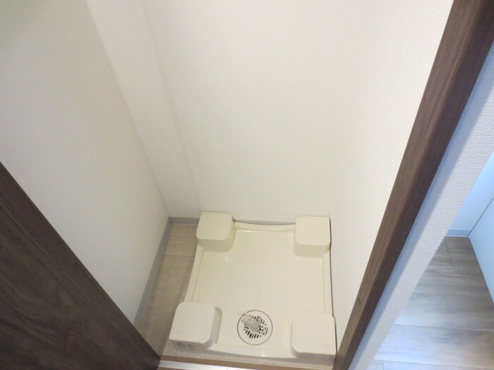 物件内観写真11　(洗濯機置場)