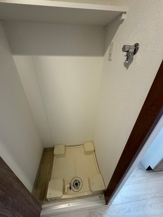 物件内観写真18　(洗濯機置場)