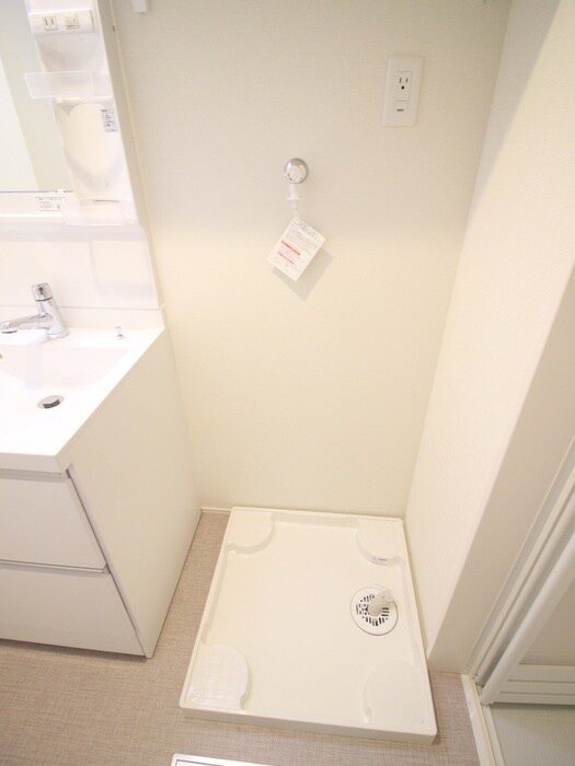 物件内観写真18　(洗濯機置場)