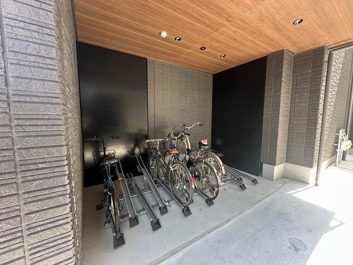 物件外観写真5　(駐輪場)