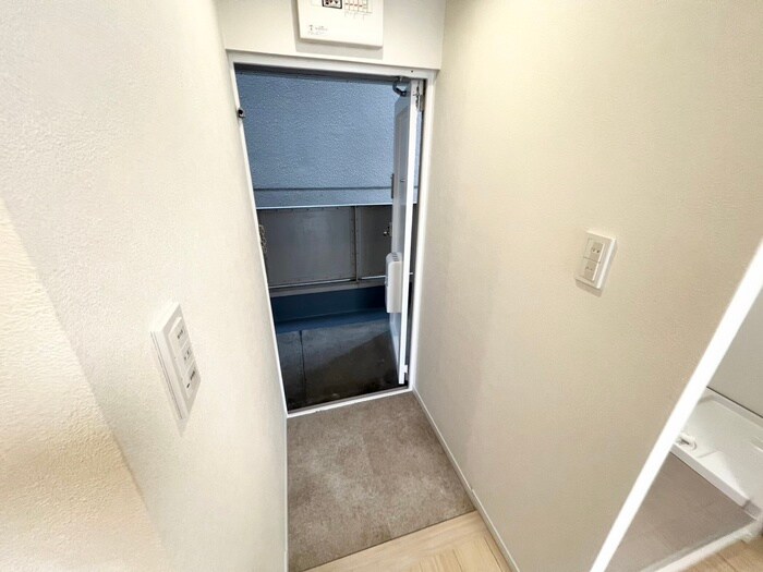 物件内観写真7　(玄関)