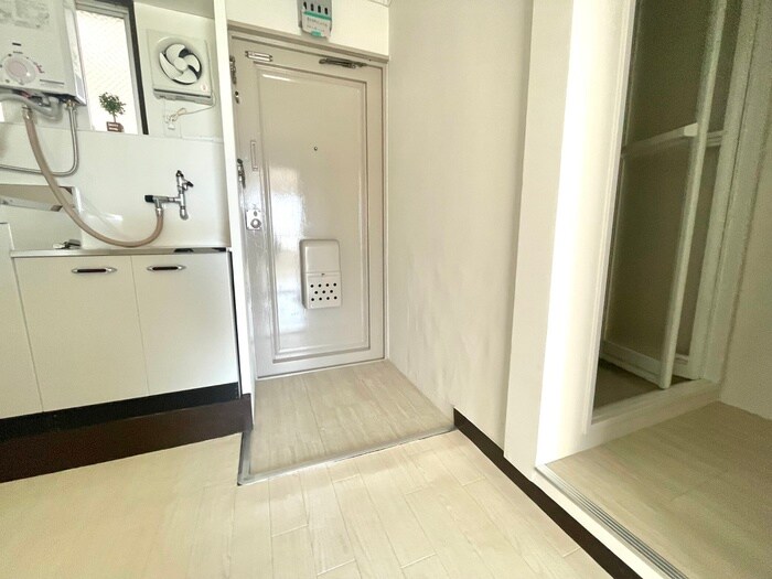 物件内観写真12　(廊下)