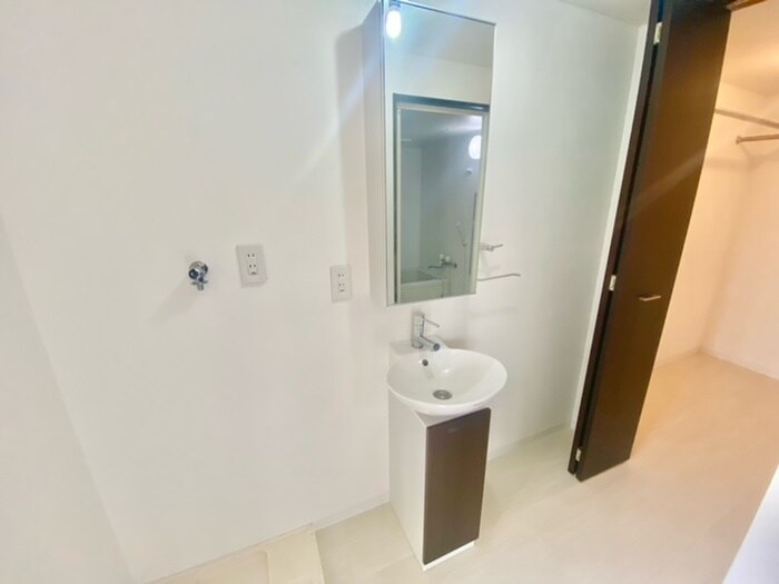 物件内観写真9　(洗面)