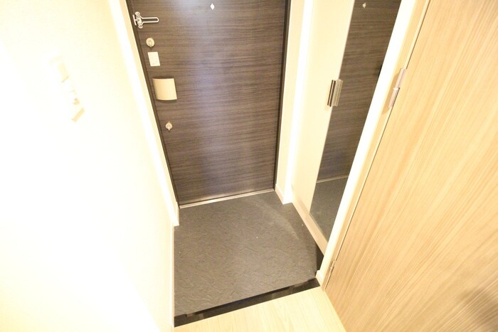 物件内観写真14　(玄関)