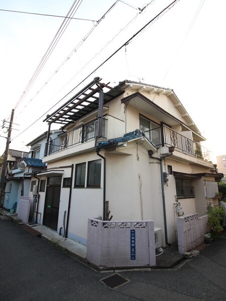 寝屋川市仁和寺町貸家外観写真