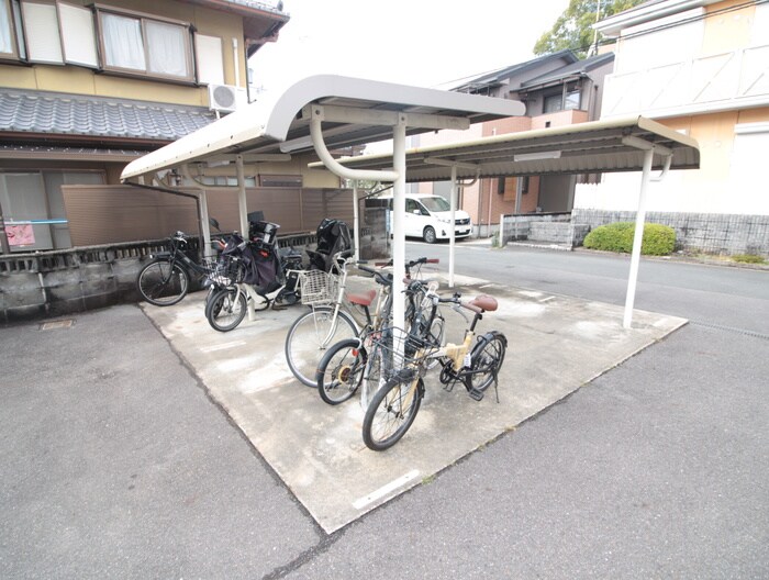 物件外観写真6　(駐輪場)