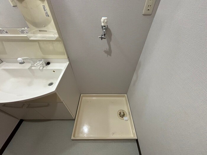 物件内観写真14　(洗濯機置場)