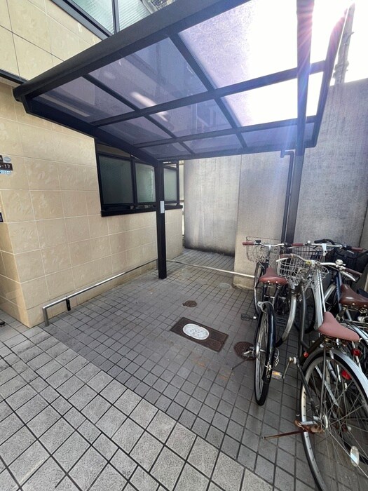 物件外観写真5　(駐輪場)