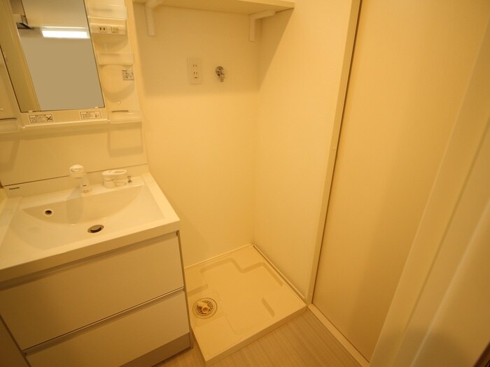 物件内観写真15　(洗濯機置場)