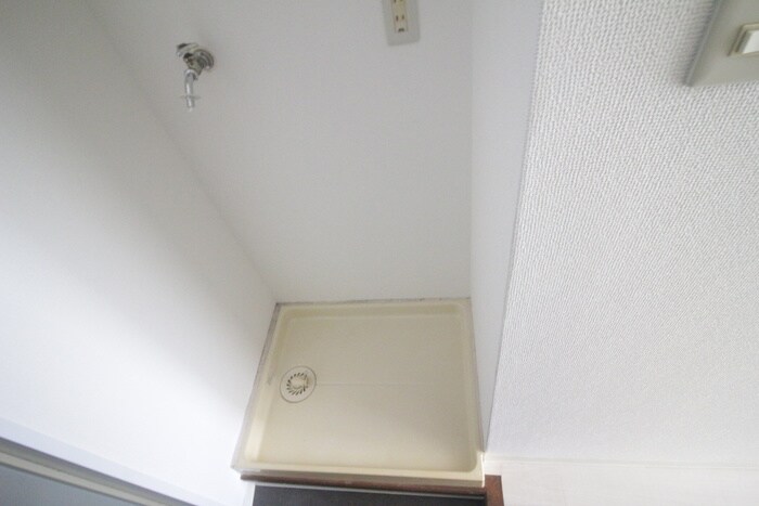 物件内観写真14　(洗濯機置場)