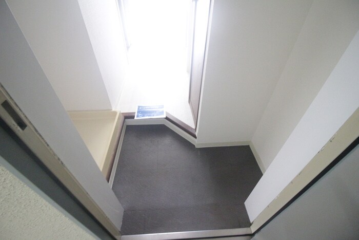 物件内観写真15　(玄関)